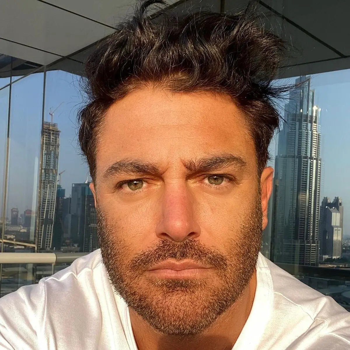 چهره متفکر محمدرضا گلزار + عکس