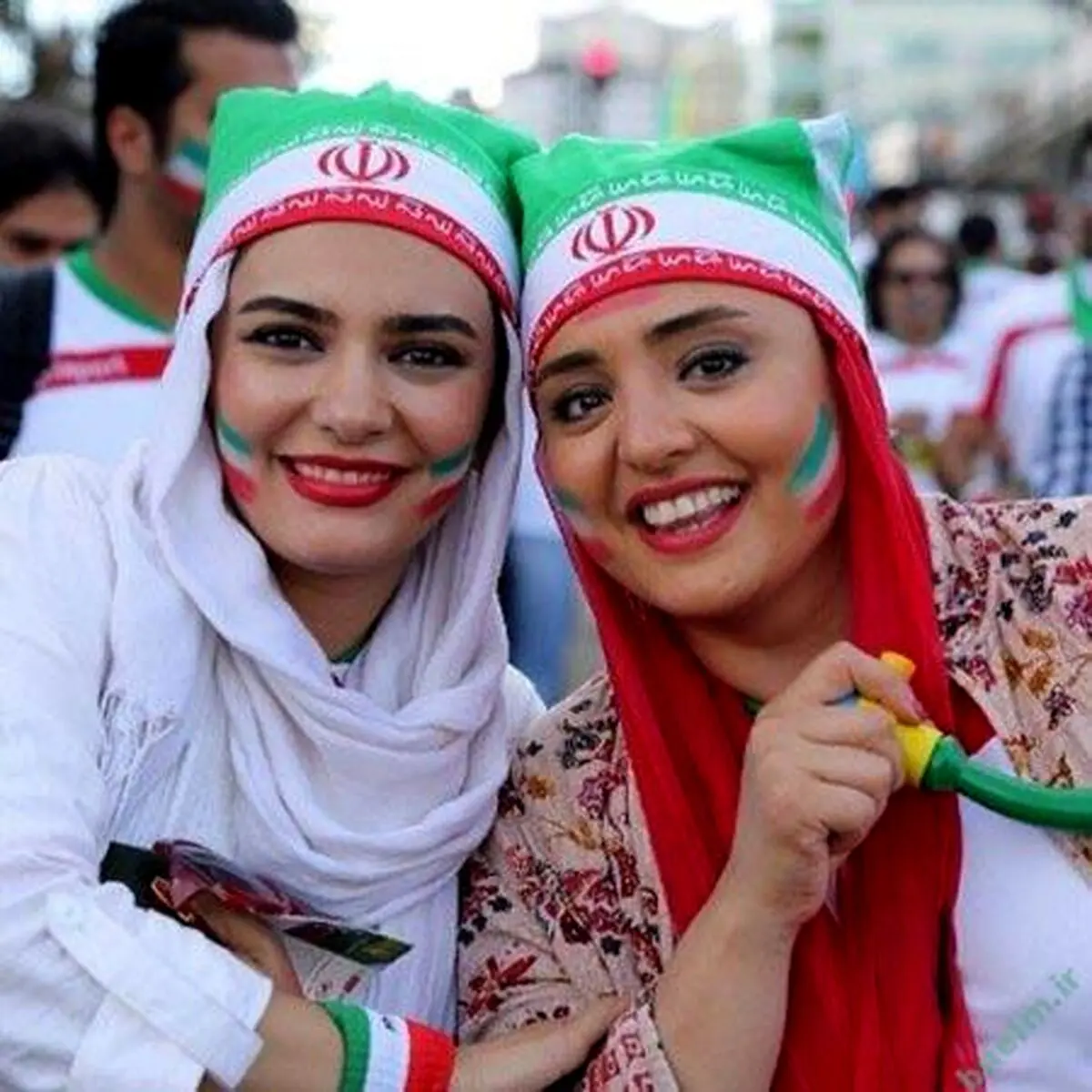 لباس عجیب نرگس محمدی در تولد بازیگر معروف