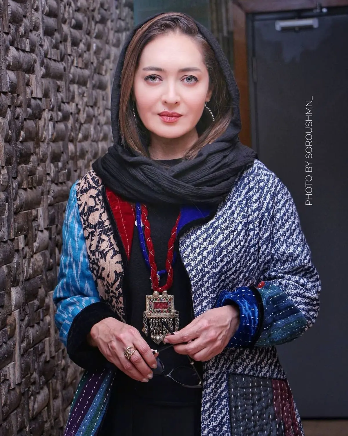 نیکی کریمی خودشو برنزه کرده چه جذاب شده! | نیکی کریمی چرا پیر نمیشه؟