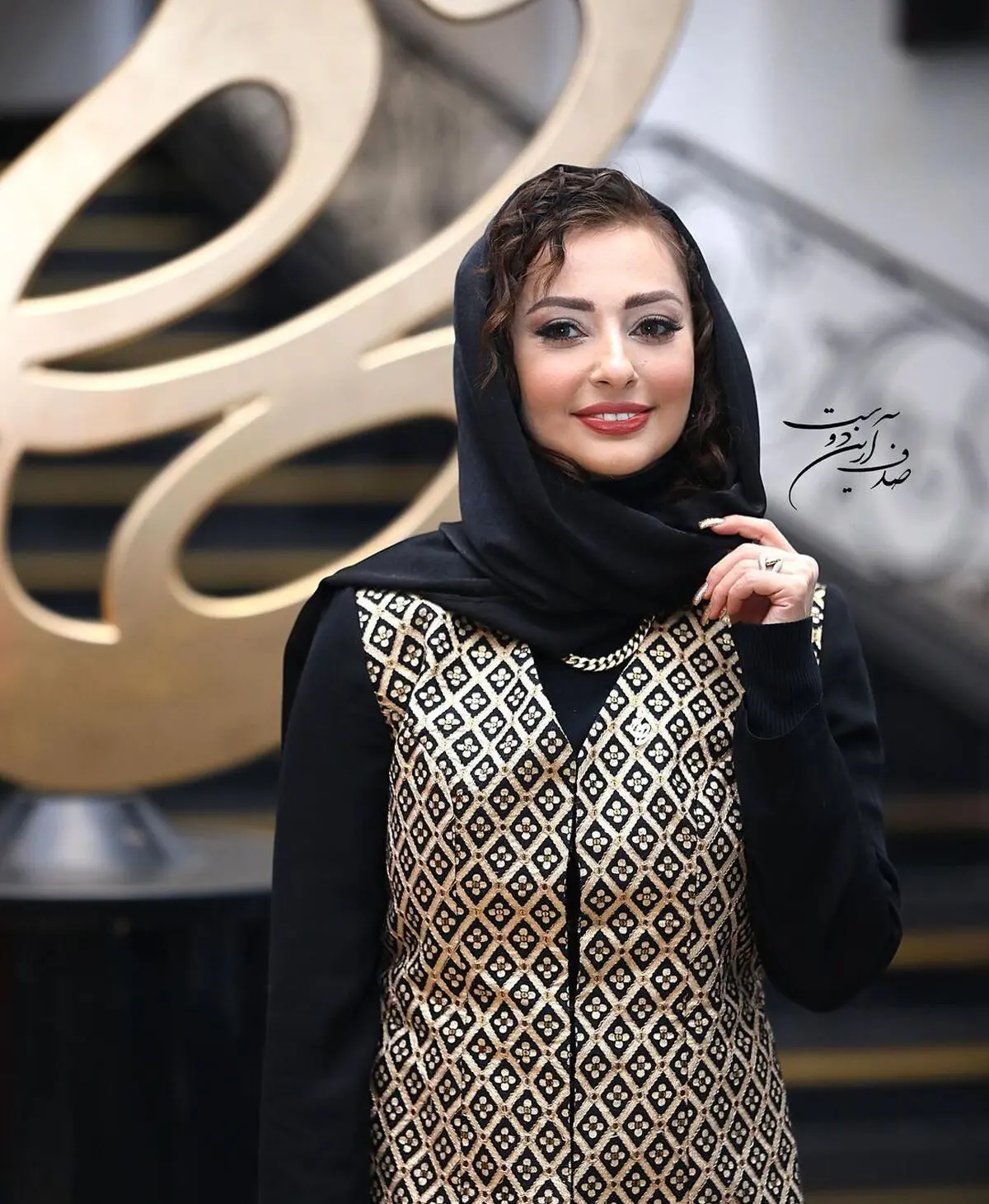 تیپ کودکانه نفیسه روشن در جنگل| مدل موی دیدنی حیوان نفیسه روشن