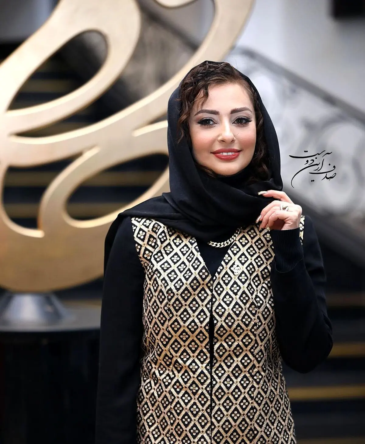 تیپ کودکانه نفیسه روشن در جنگل| مدل موی دیدنی حیوان نفیسه روشن