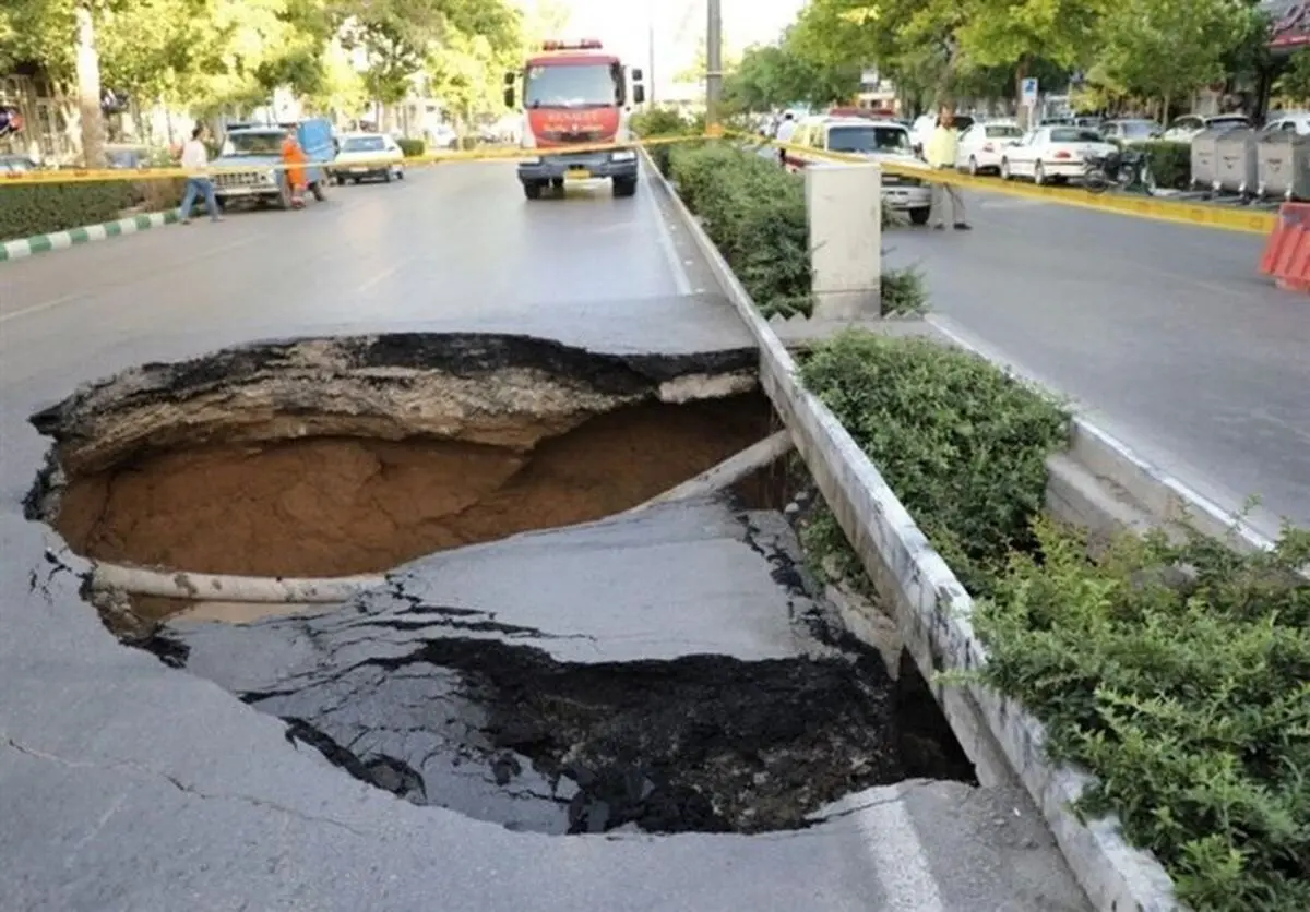 فوری: سقوط باورنکردنی خودرو در فرونشست | ببینید