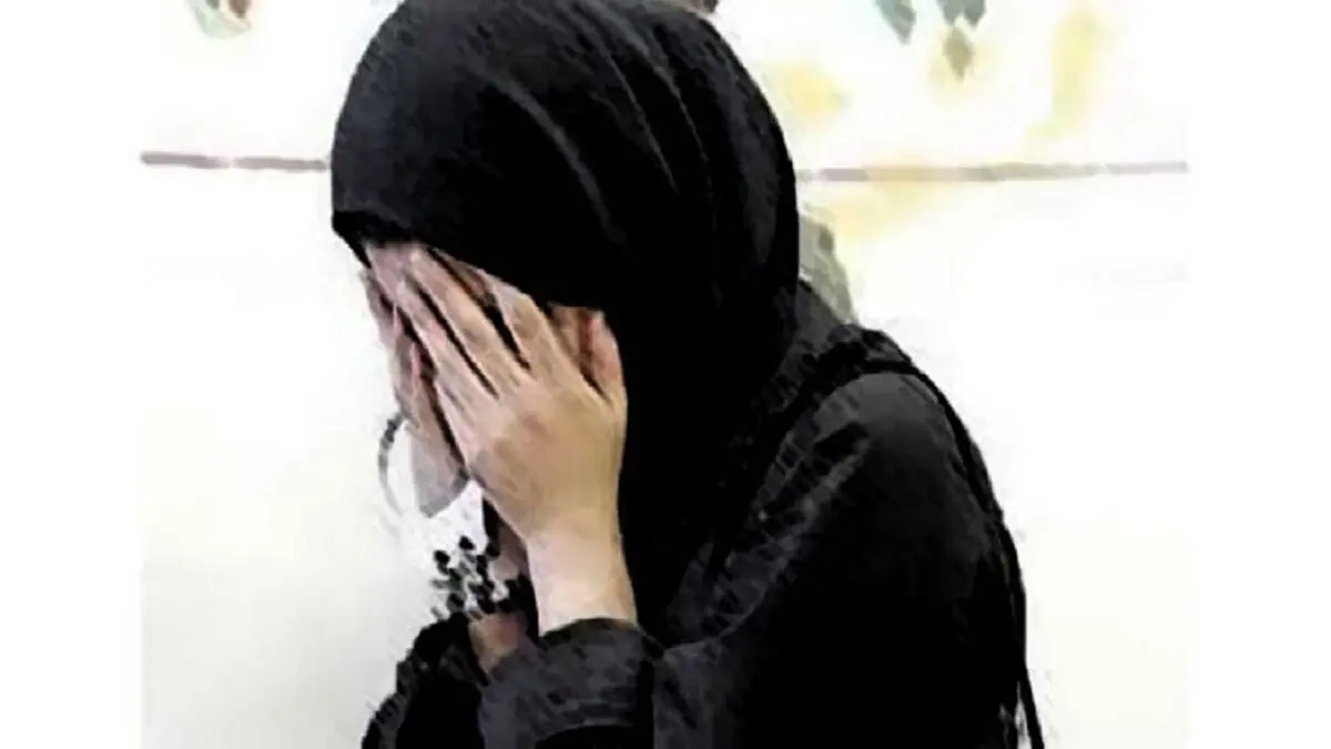 دو پسر همزمان این دختر را مورد تعرض قرار دادند! | عاقبت اعتماد کاری باعث تعرض و اذیت دختر لباس فروش شد 