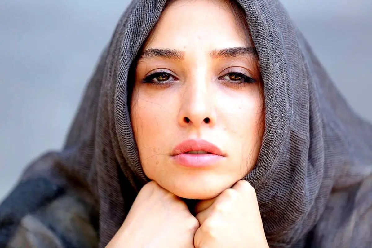 زندگینامه آناهیتا درگاهی