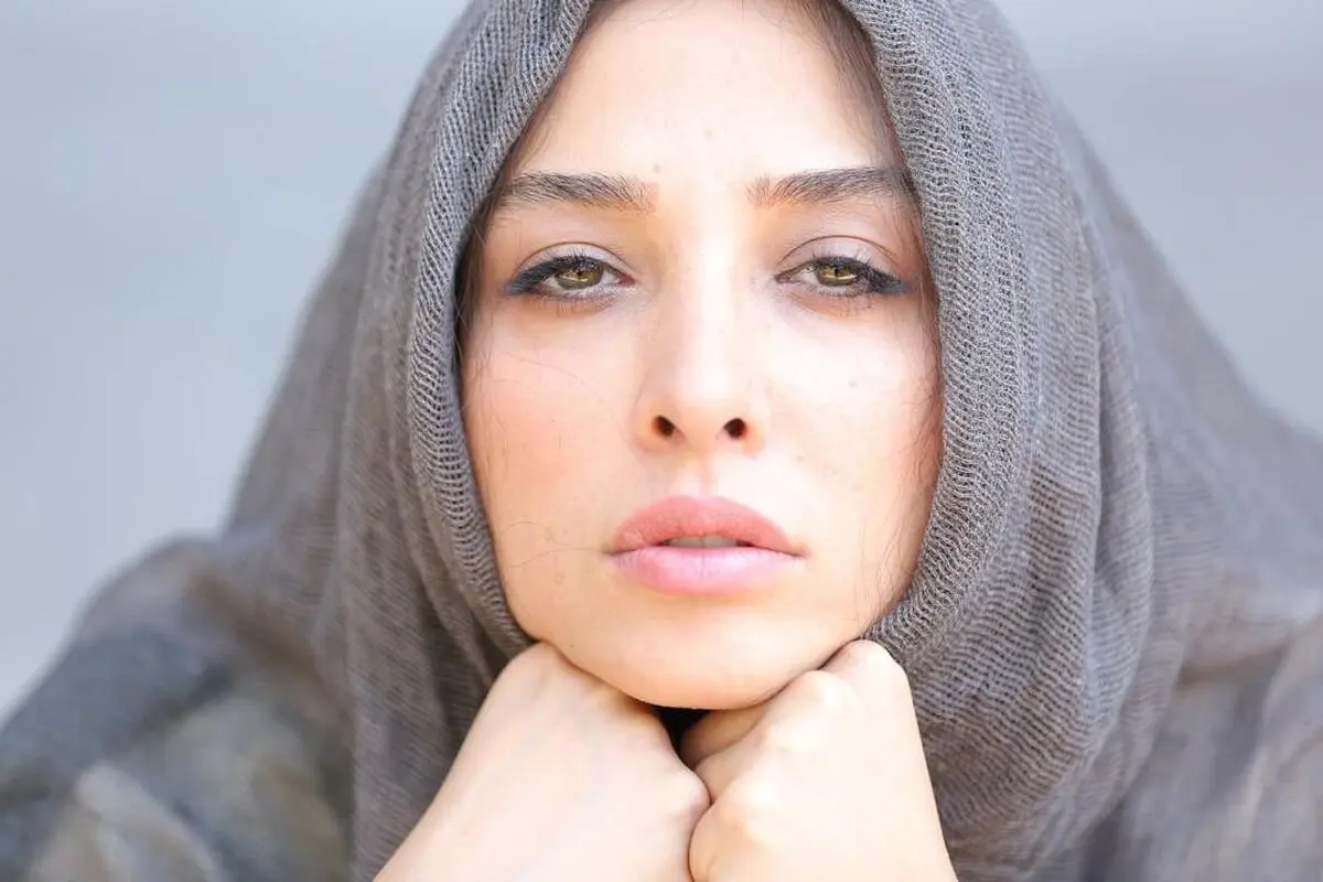 زندگینامه آناهیتا درگاهی