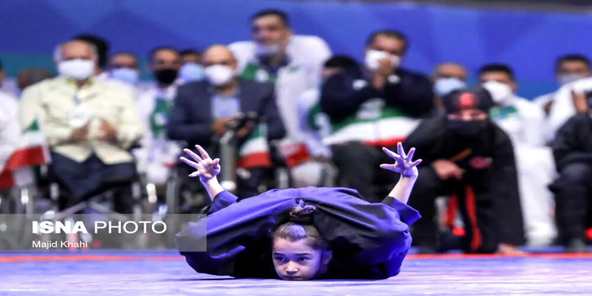 تابو شکنی در مقابل رئیسی| عکس