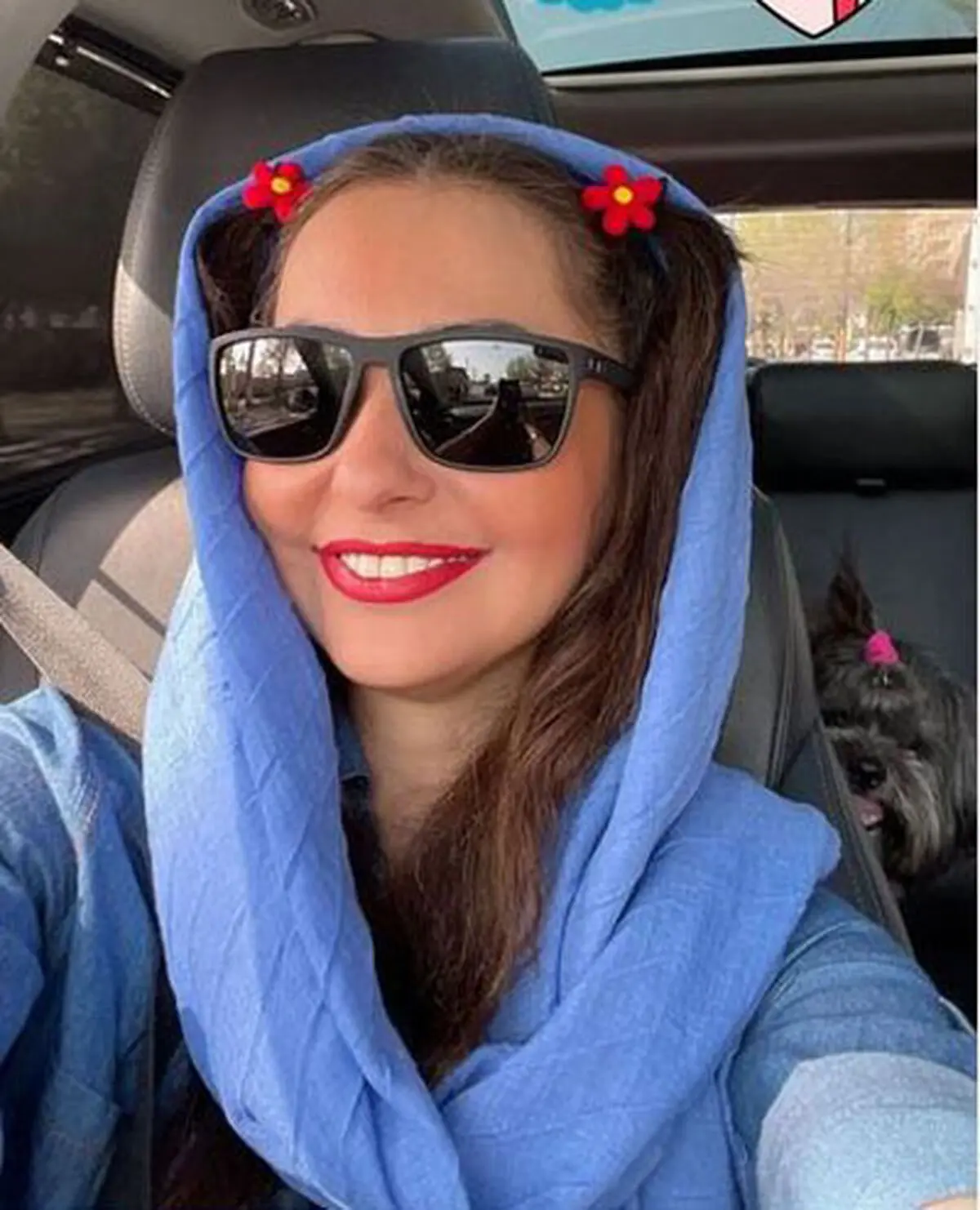 رونمایی نفیسه روشن از استایل بهاره لب ساحلی | خانوم با این تیپ عین 15 ساله ها شده