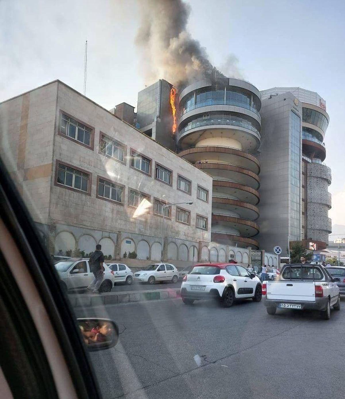 فوری: آتش سوزی در مرکز خرید غرب تهران| لیدوما در آتش سوخت