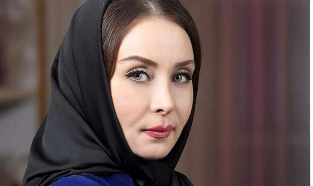 استایل فوق جذاب کریسمسی حدیث فولادوند | حدیث فولادوند غوغا کرد