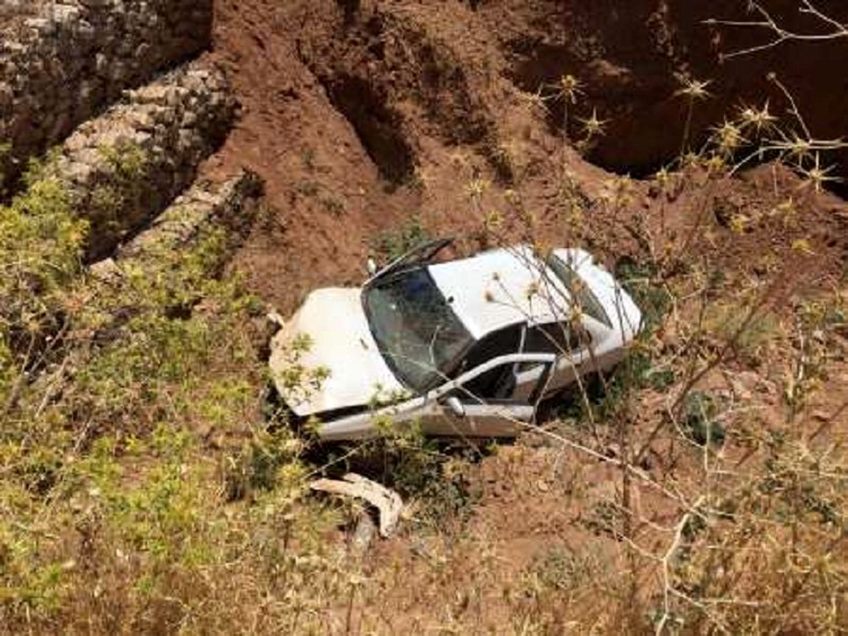 فوری: سقوط وحشتناک دو خودرو در دره