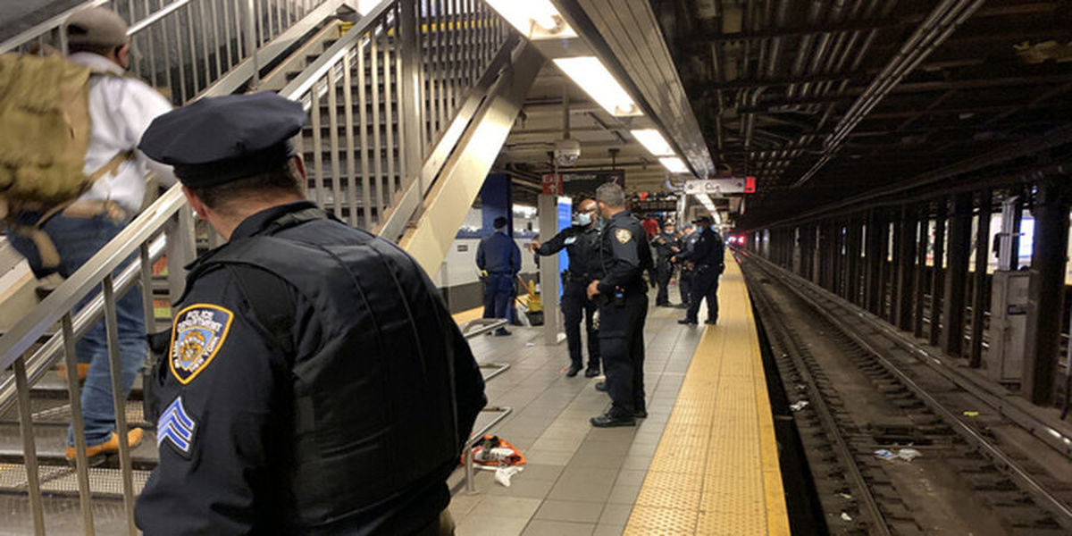 فوری: حمله با چاقو در مترو