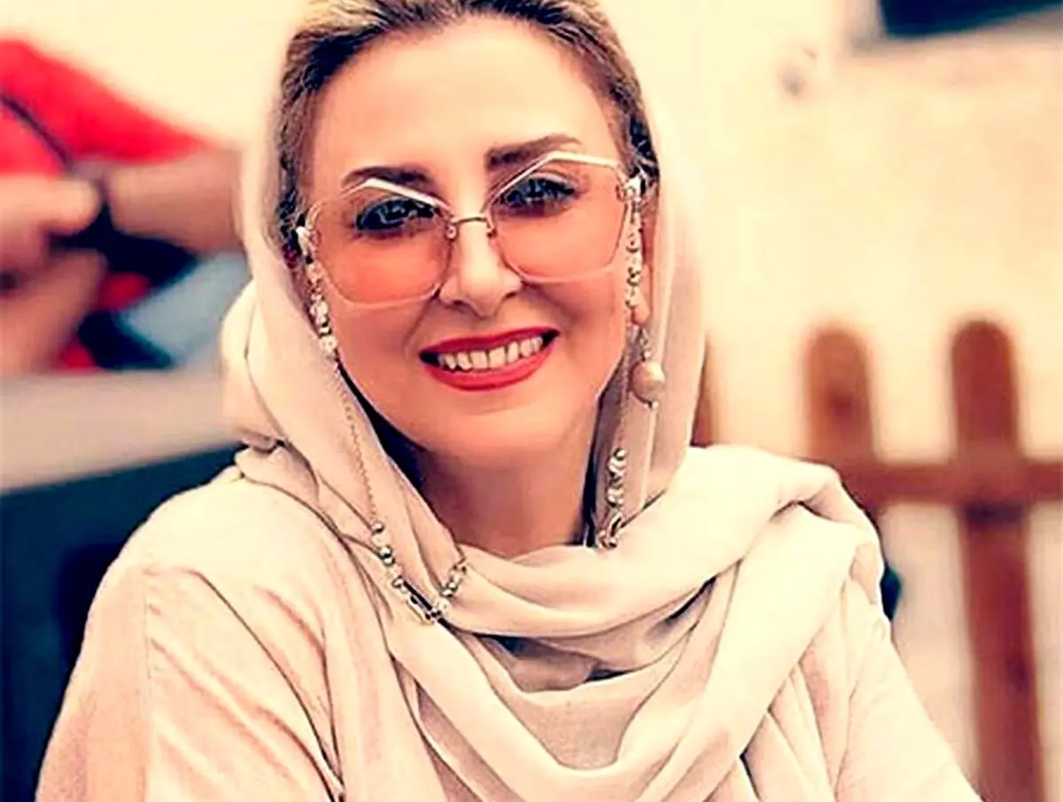 مرجانه گلچین با مدل موهای جدید چه جذاب شده! | خانوم بازیگر با رفیقای خوشگلتر از خودش جنجال به پا کرد 