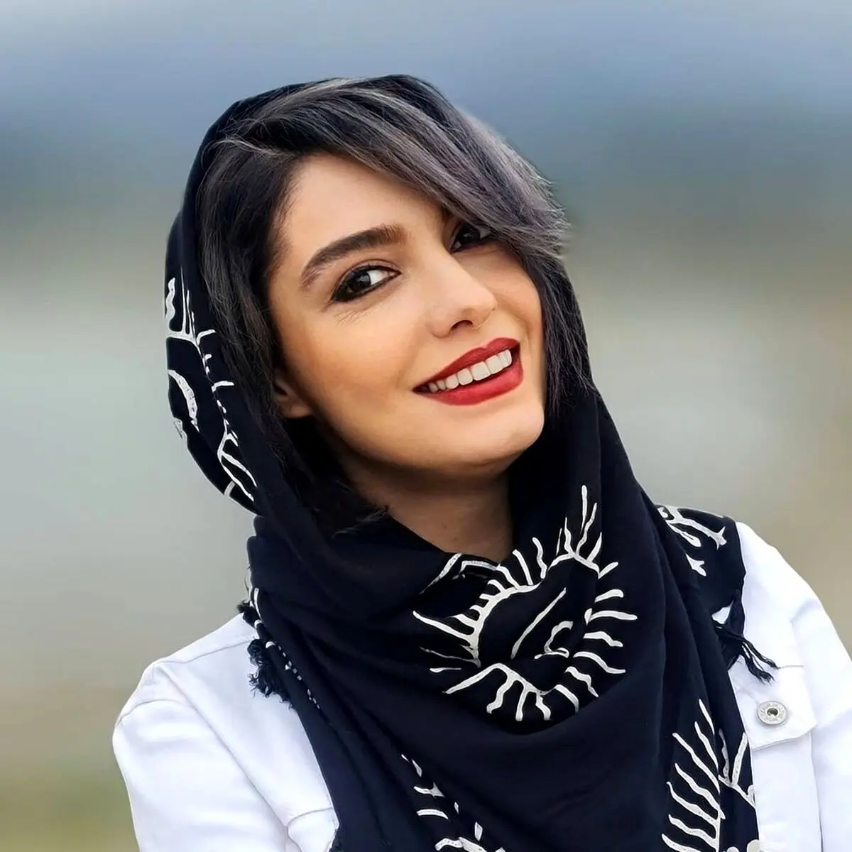 گشت و گذار الیکا عبدالرزاقی با برادرزاده‌اش در شهر بازی