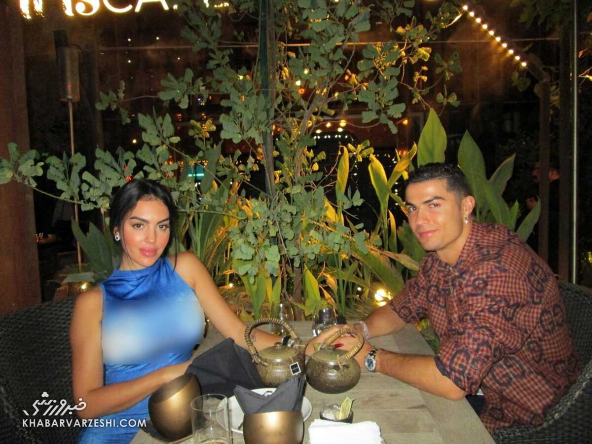 کریستین رونالدو و نامزدش در رستوران لاکچری عرب | آقای بازیکن و خانومش استایل عجیب زدن