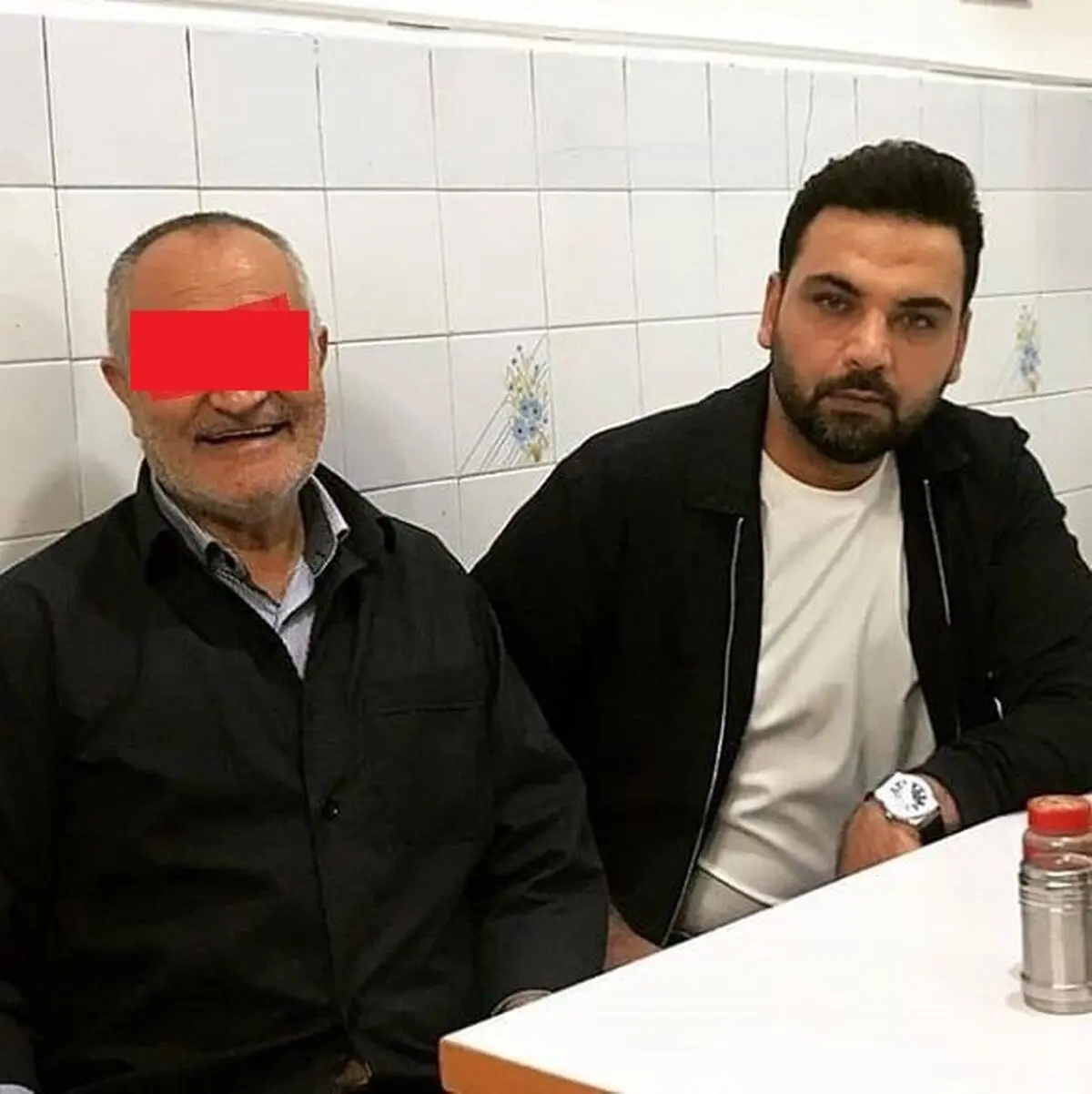 احسان علیخانی عمو یحیی، آبدارچی معروف را نجات داد | جزئیات+عکس