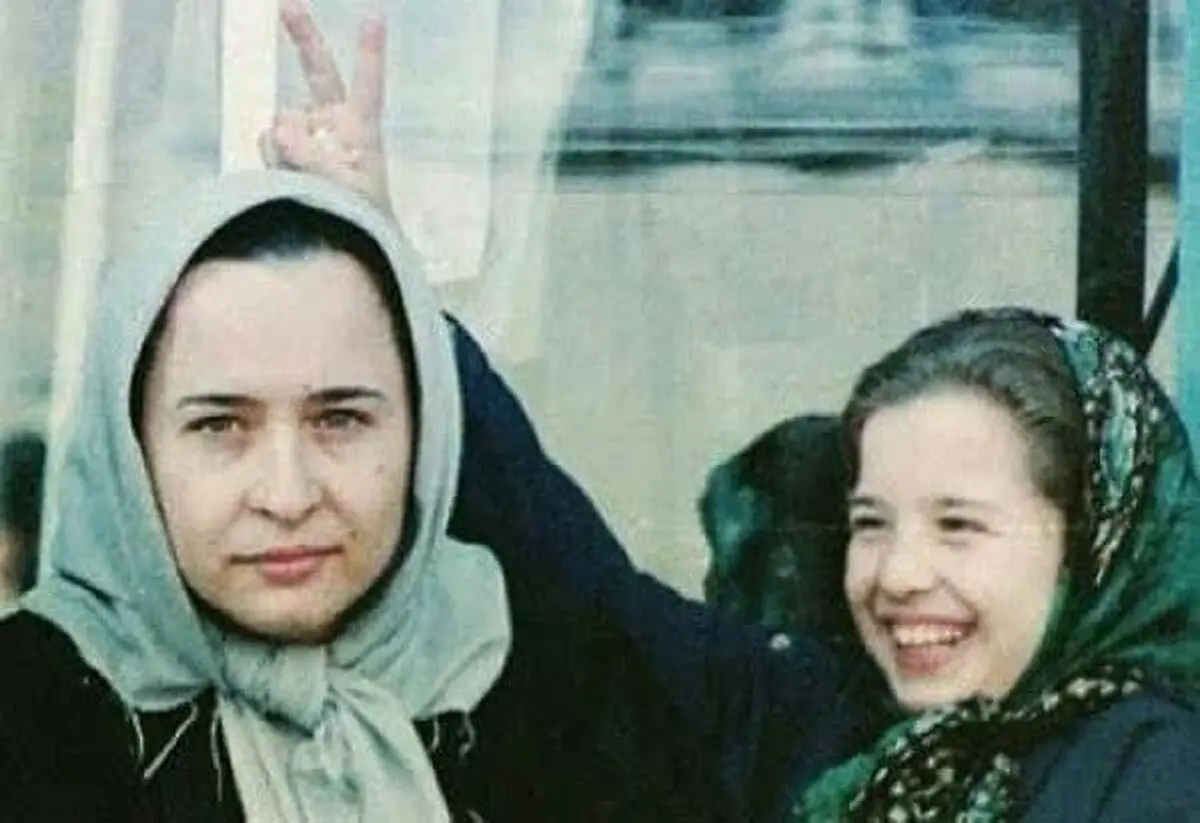 دعوای وحشتناک مهراوه شریفی نیا با آقای بازیگر روی آنتن زنده 