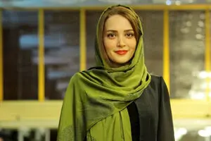 ماجرا عجیب لباس مجلسی سیاه بهنوش طباطبایی تو عروسی چی بود؟ | بهنوش طباطبایی با پیرهن سیاه به عروسی رفت!
