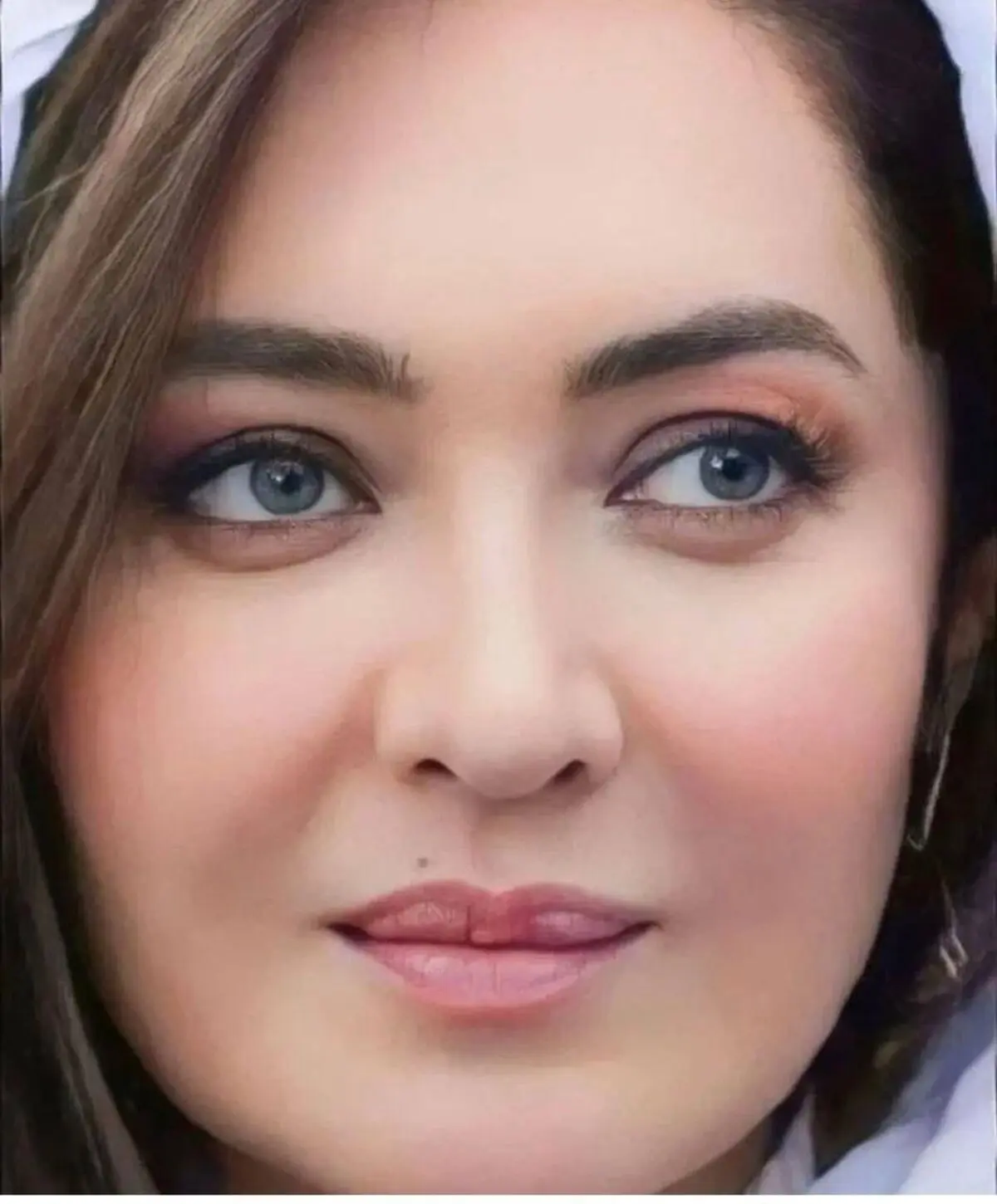 گردنبند گران و کم یاب نیکی کریمی را ببینید | گردنبند نیکی کریمی جنجالی شد