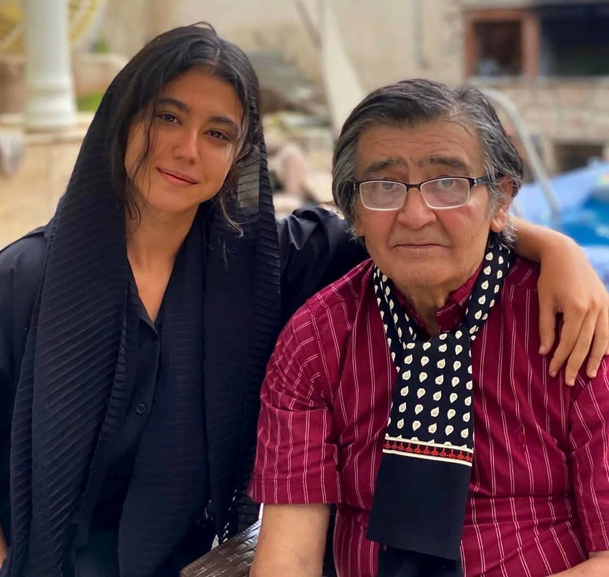 همسر رضا رویگری او را تنها در آسایشگاه سالمندان رها کرد | ویدیو دردناک از رضا رویگری