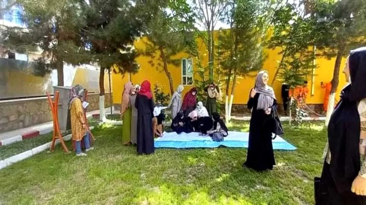 دستور جدید وزارت امر به معروف و نهی از منکر: زنان دیگر اجازه ورود به پارک ها را ندارند! 