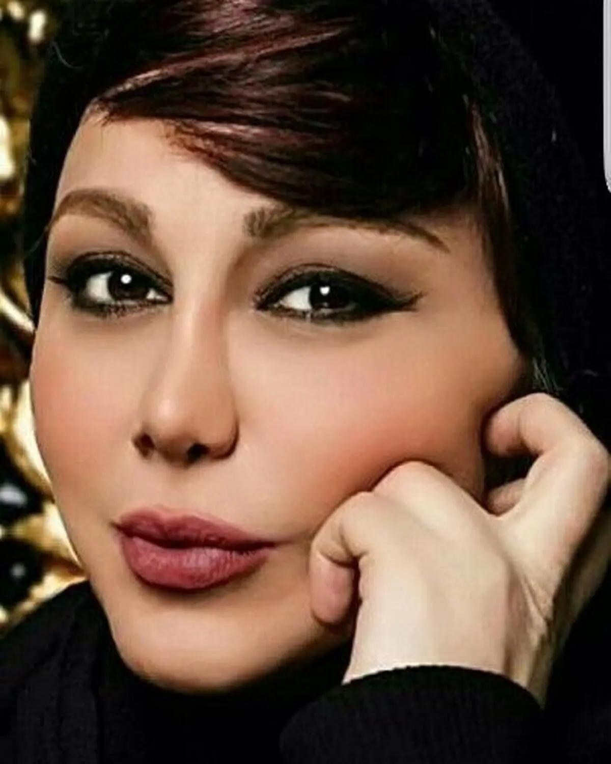 تیپ دیدنی بهنوش بختیاری با شلوار پاره