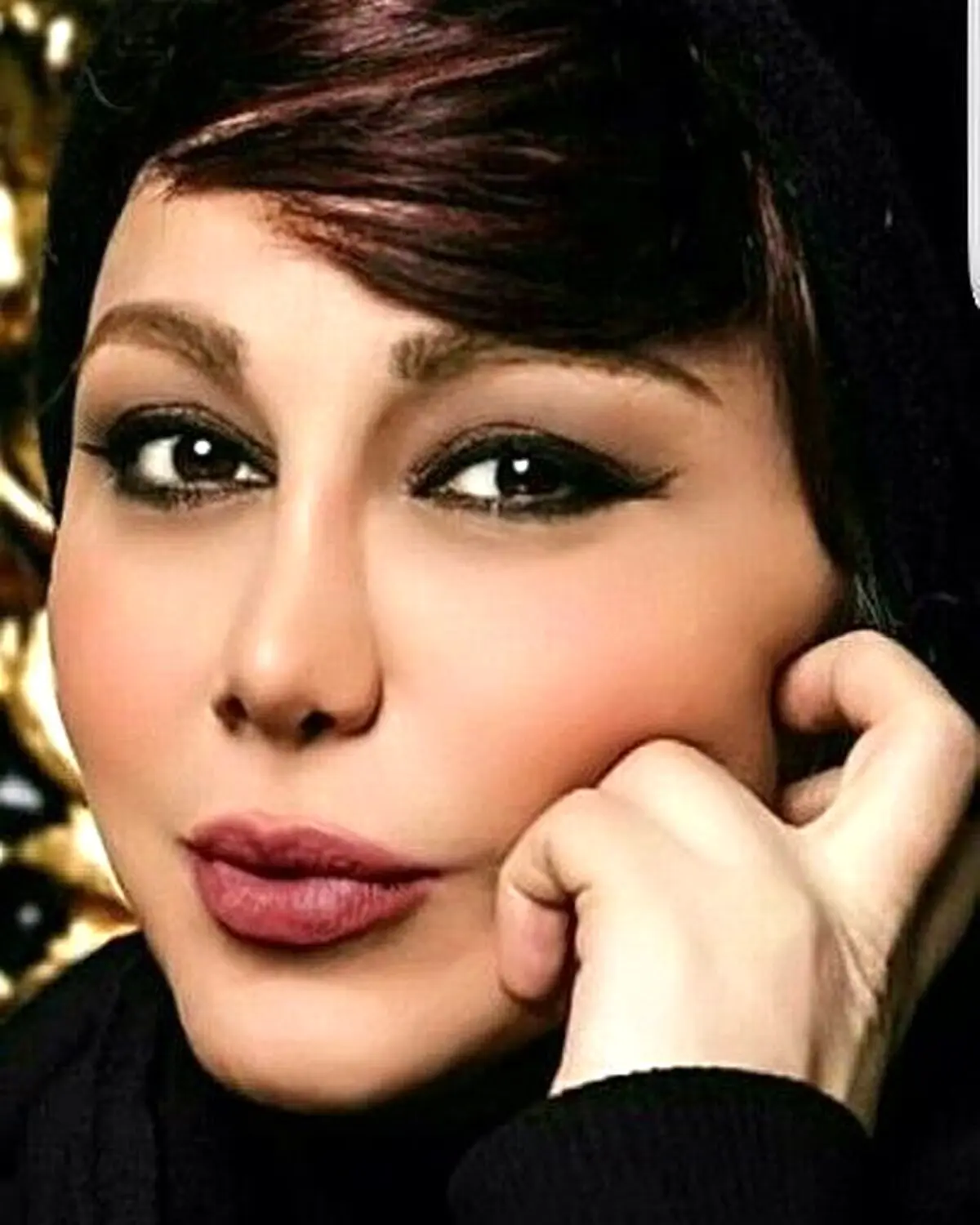 تیپ دیدنی بهنوش بختیاری با شلوار پاره