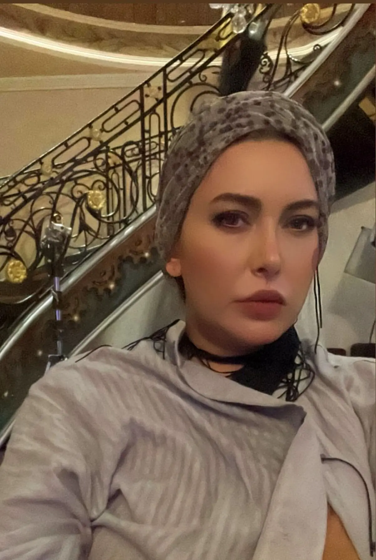 فریبا نادری روز به روز توی لباس پوشیدن بدتر میشه! | خانوم بازیگر خودشو به کی ثابت میکنه؟