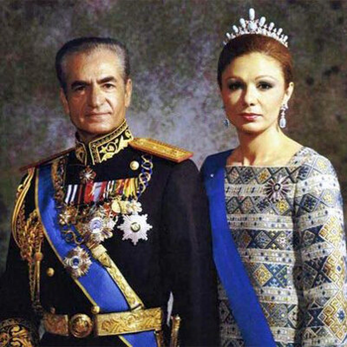 مهریه فرح پهلوی در ازدواج با شاه چه بود؟ | خانوم ملکه چقدر ساده ازدواج کرد!