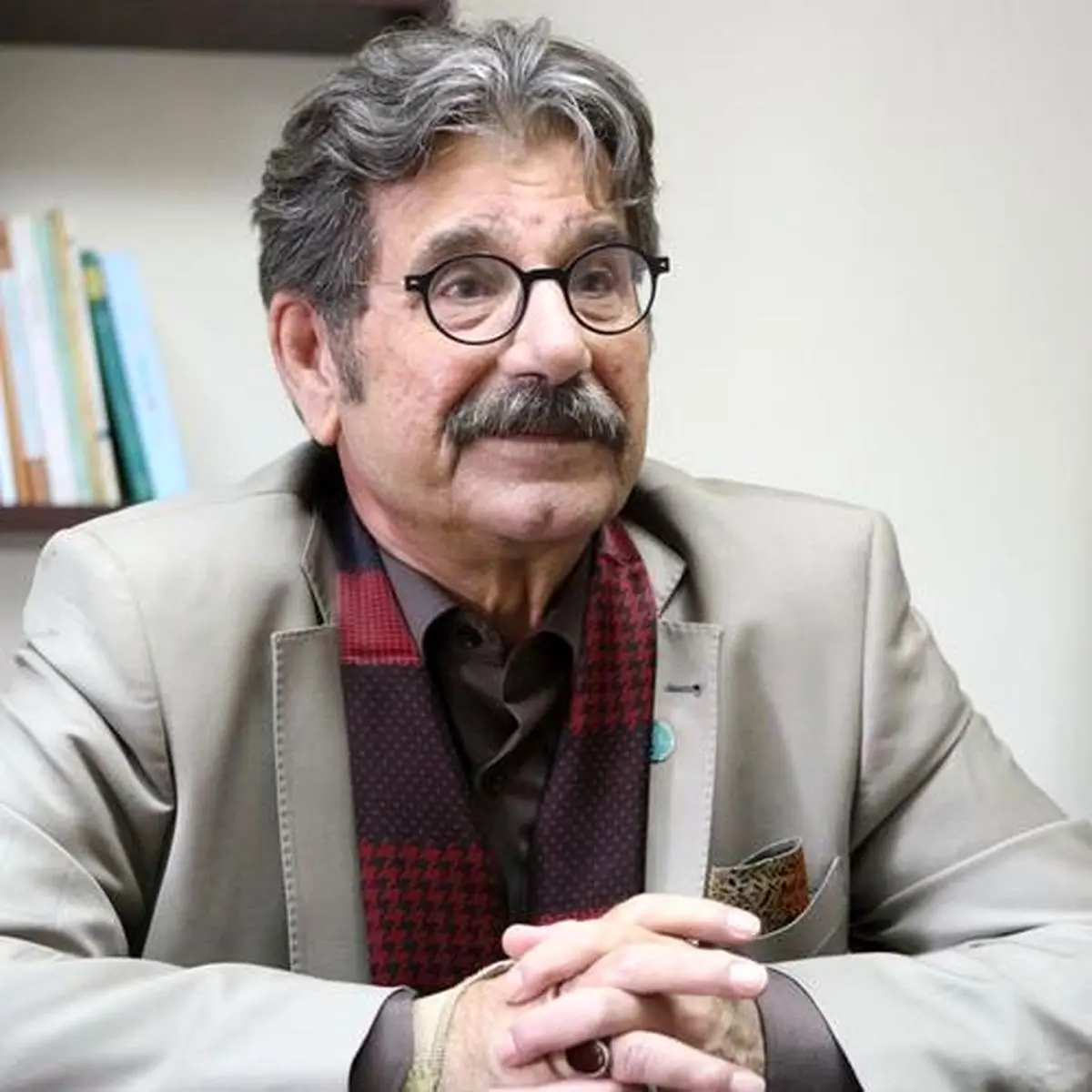 عکس زیرخاکی عزت الله مهرآوران و خسرو شکیبایی