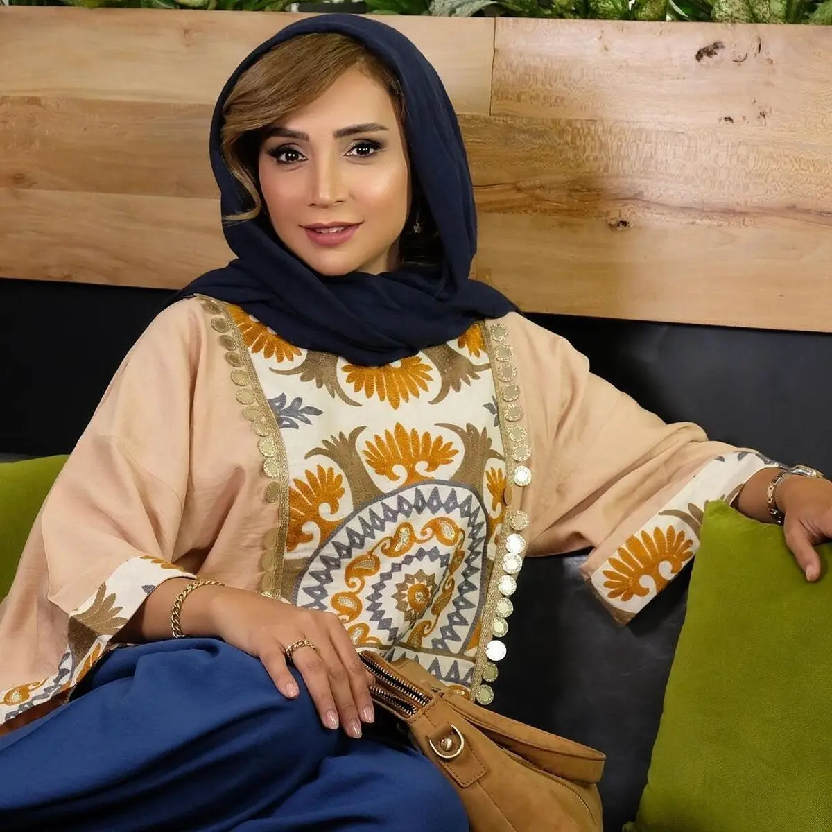استایل خاص شبنم قلی خانی را ببینید حتما تقلید میکنید | خانوم بازیگر با استایلش دل همه رو برد